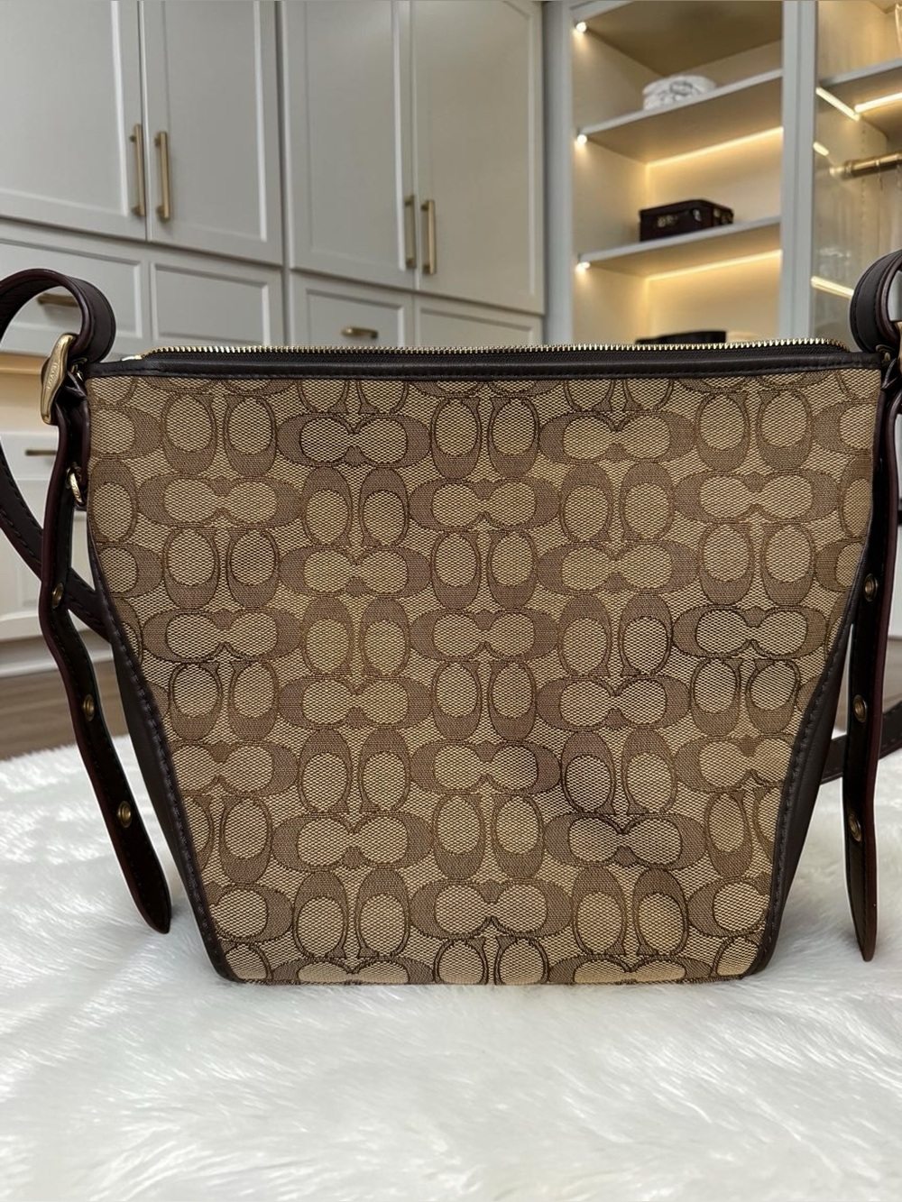 Coach Signature Small Dufflette Crossbody Bag – Khaki/Brown -EUC - Picture 3 of 9